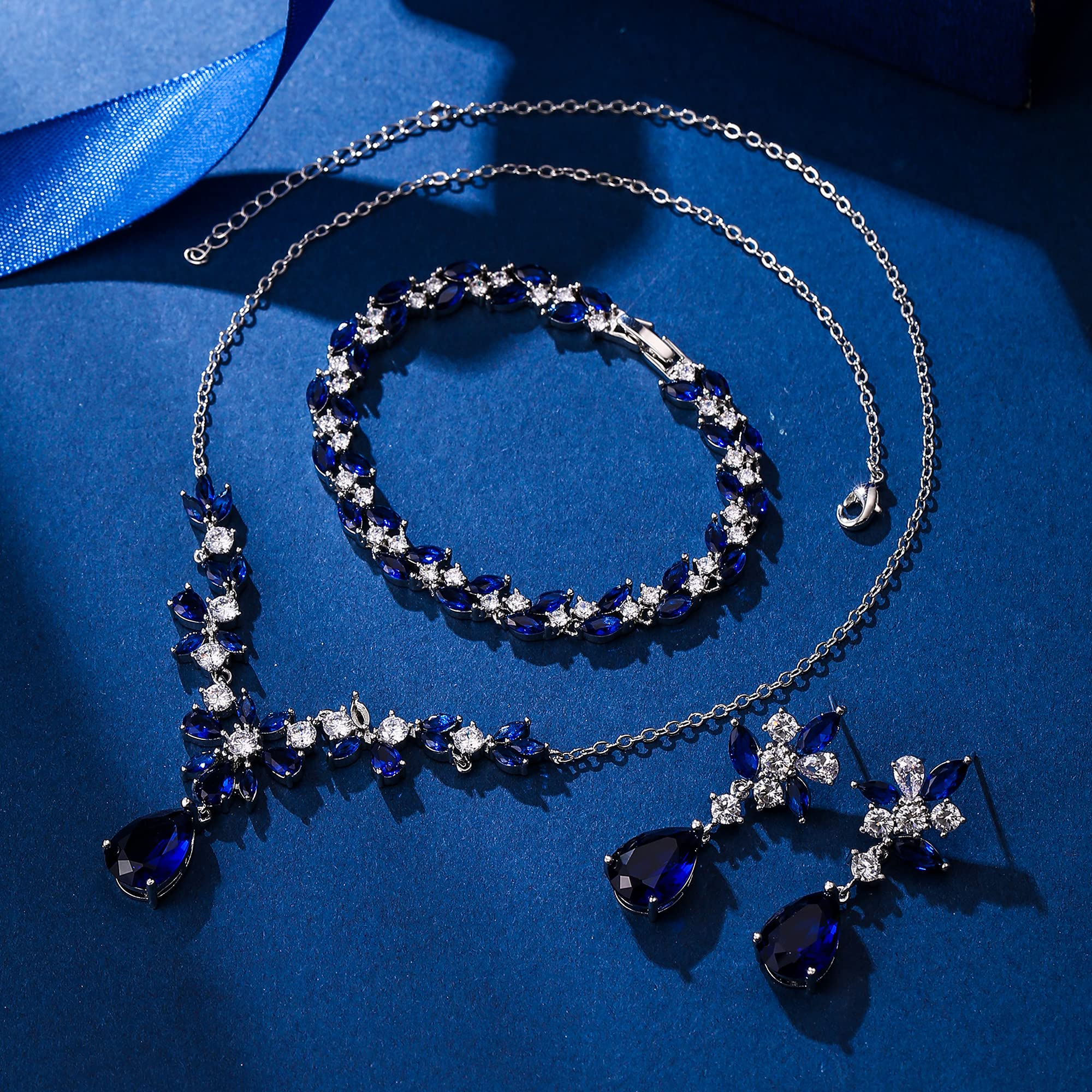 Clearine Hochzeits-Schmuckset mit Zirkonia für Braut und Brautjungfern: Kristall-Tropfenanhänger-Halskette, Tennisarmband und Chandelier-Ohrringe in Blattform für Damen, blau-silbe