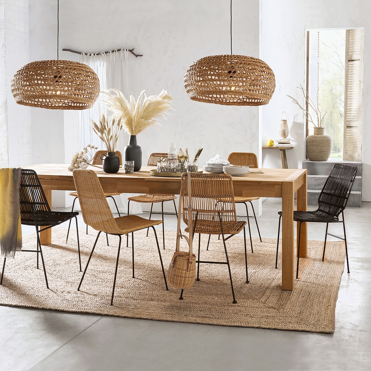 Source photograph for 2x Pallet – Home & Garden Furniture – Dining Tables, Coffee Tables, Rugs, Chairs - (FORKLIFT REQUIRED)